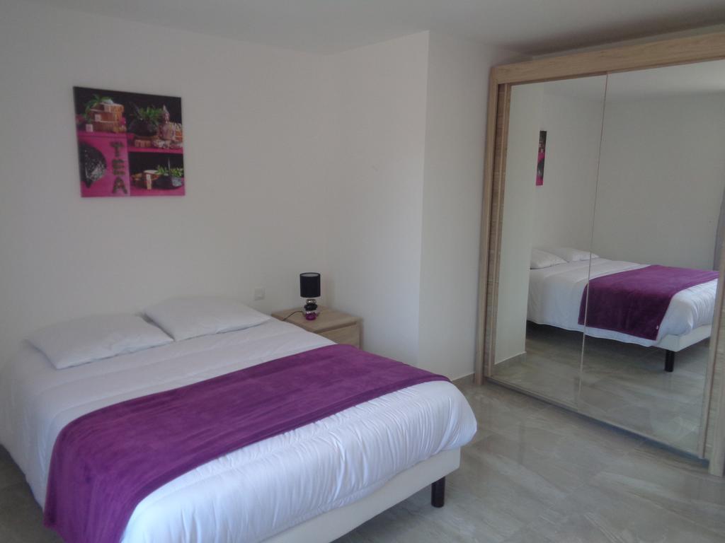Hotel Du Midi Cazaubon Esterno foto